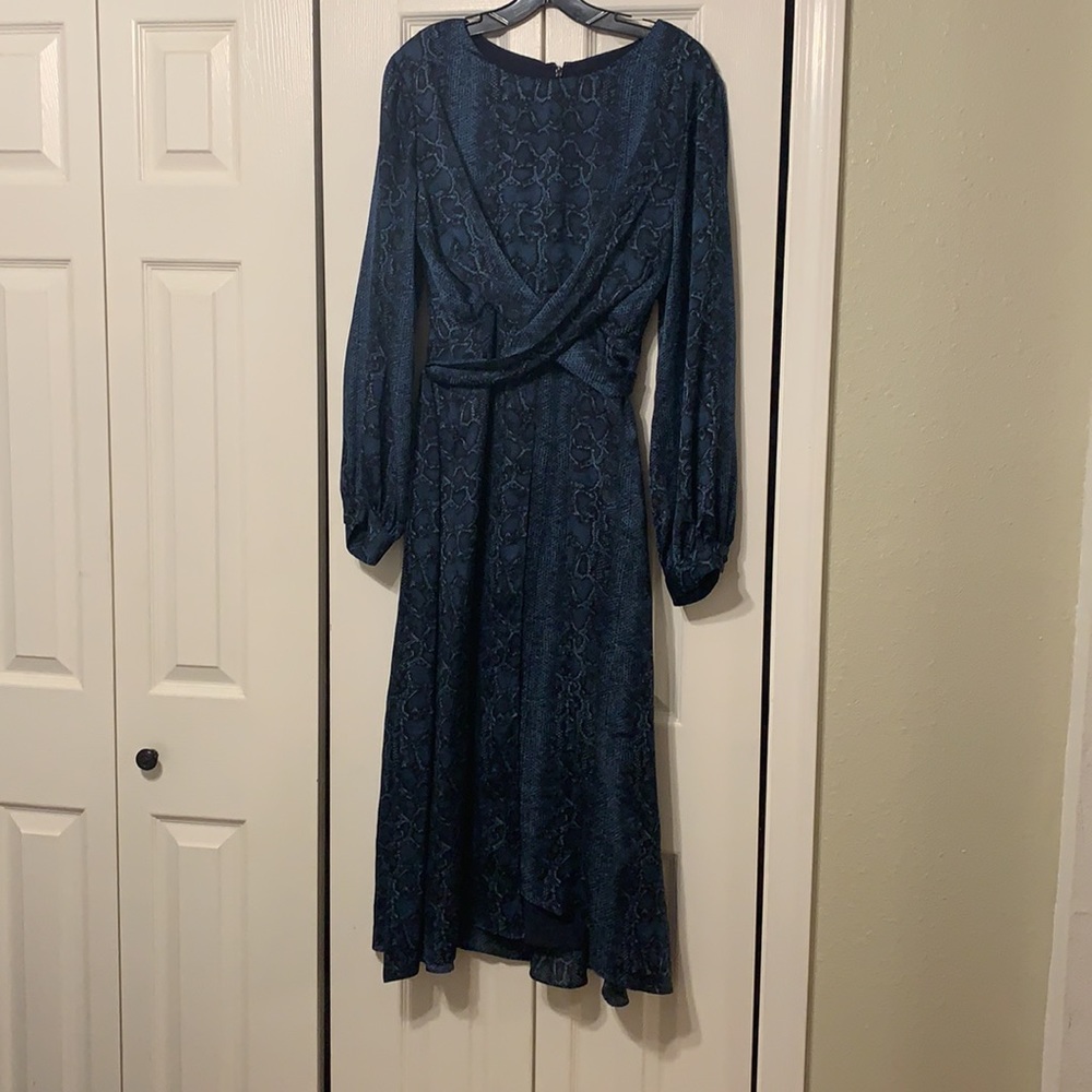 BCBG MAXAZRIA pacific blue dress